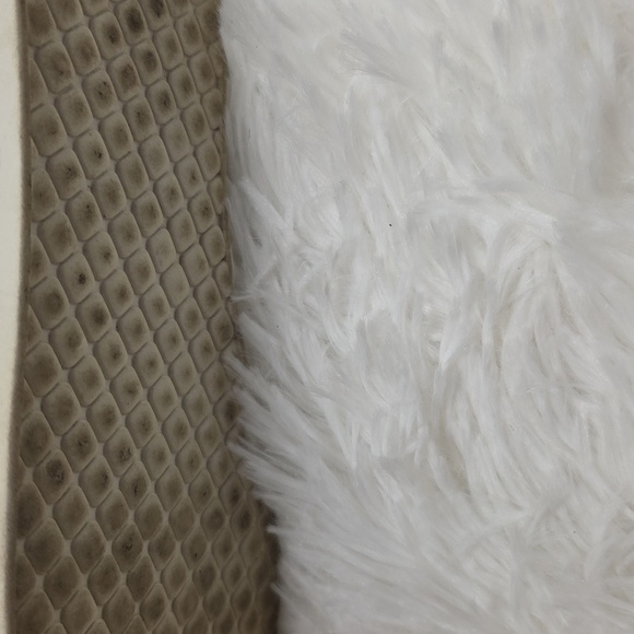 Steve Madden Suede Charcoal Wedge Shoe. Size 7.5 - Picture 7 of 11